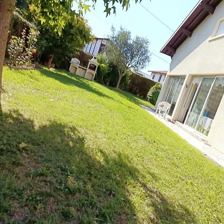 Daire T2 43 M2 Ds 4 Pers Terrasse Jardin Parking Tt Confort Proche Biarritz Loc Samedi Samedi *